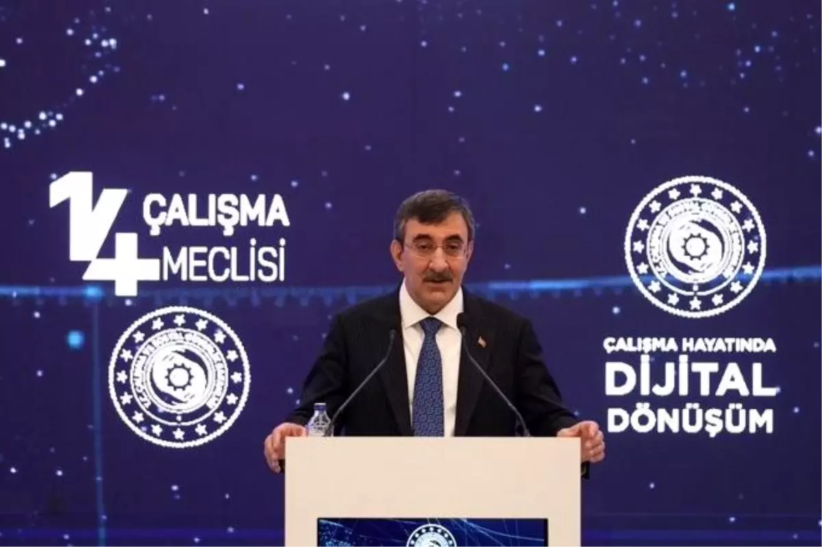 Bakan Işıkhan: "Dijitalleşmeyi daha nitelikli işlerin oluşturulması için büyük bir fırsat olarak görmeliyiz"