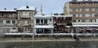 Bayburt'ta soğuk hava ve sis etkili oldu