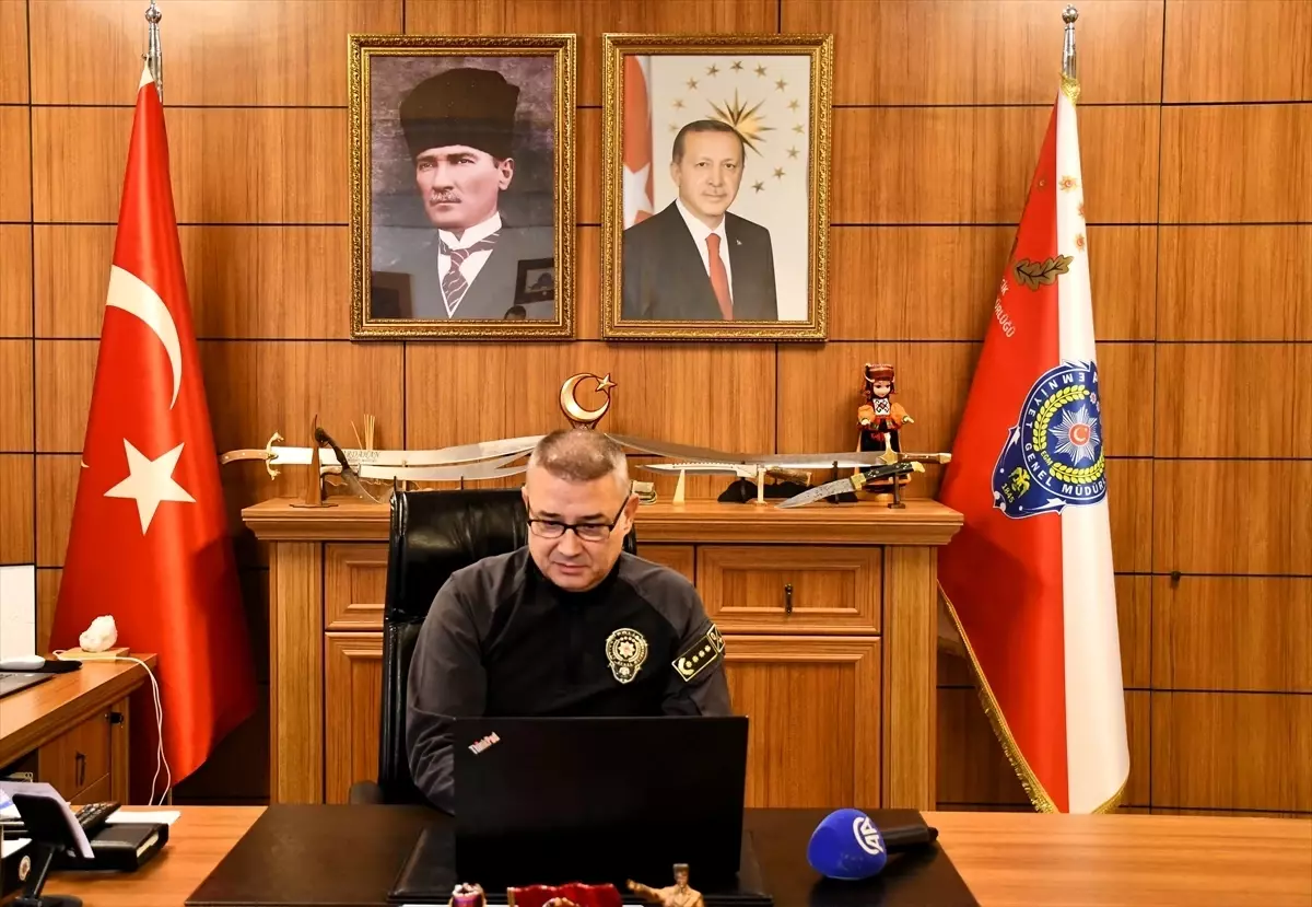 Bilecik İl Emniyet Müdürü Şener, AA'nın "Yılın Kareleri" oylamasına katıldı