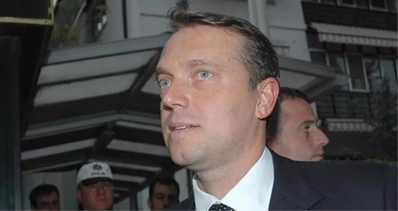 Cem Uzan kimdir? Cem Uzan kaç yaşında, nereli?