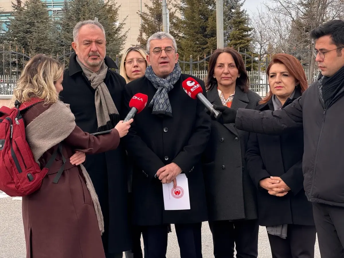 CHP'den 'Vakıflar Kanunu' için AYM başvurusu