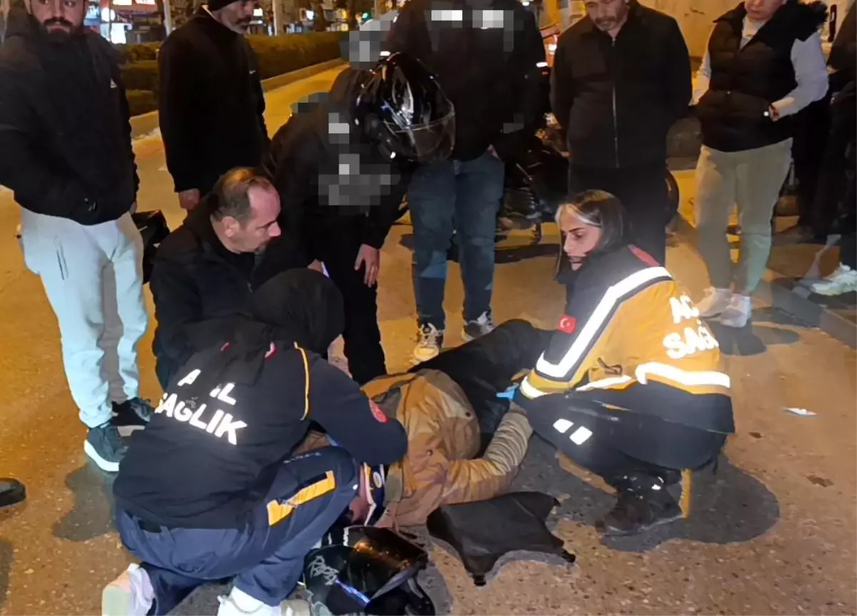 Dönüş yasağı olan yerden dönen otomobil motosikletle çarpıştı: 1 yaralı