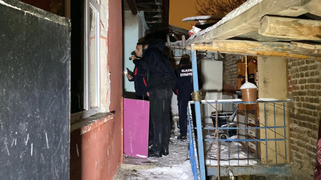 elazig da ev yangini engelli genc kiz hayatini 19493100 4961 m