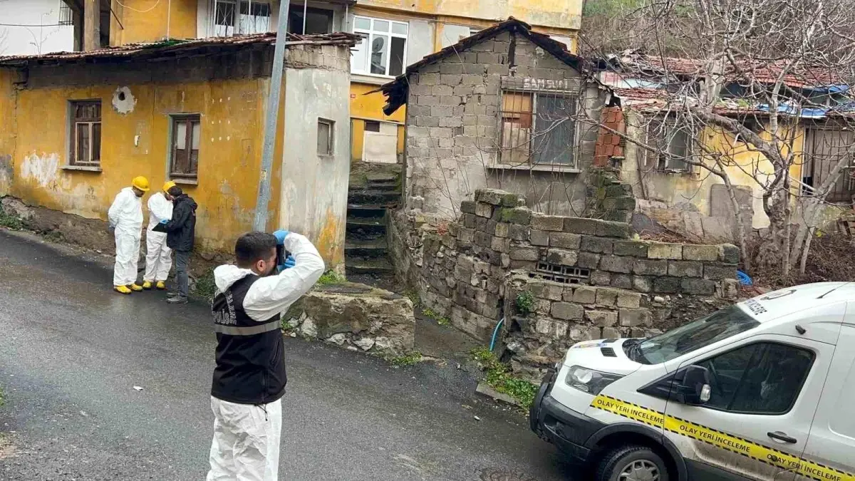 Eyüpsultan'da gecekonduda çıkan yangında 1 kişi hayatını kaybetti, 1 kişi yaralandı