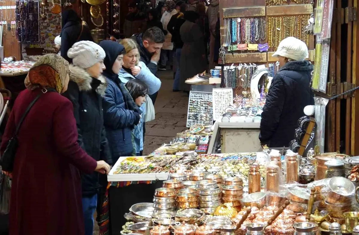 Gaziantep'teki tarihi çarşılarda yarıyıl tatili yoğunluğu