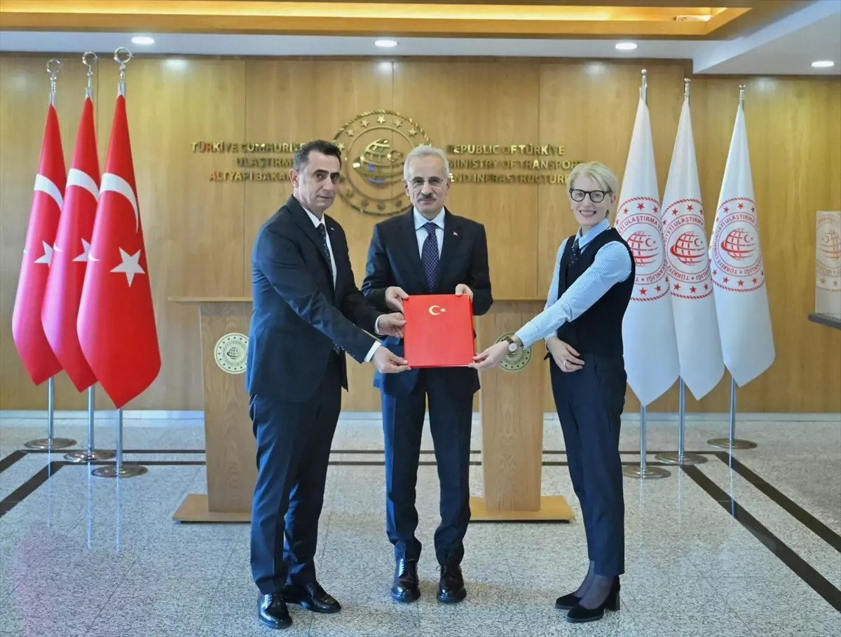 Hidrojen yakıtlı tren için Türkiye ve İngiltere arasında imzalar atıldı