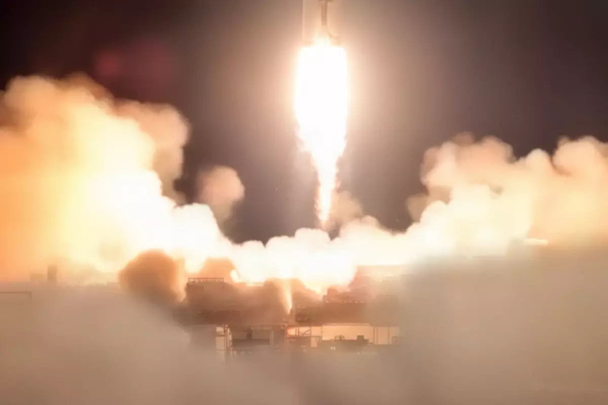 İran, ilk kıtalararası balistik füze denemesini gerçekleştirdi