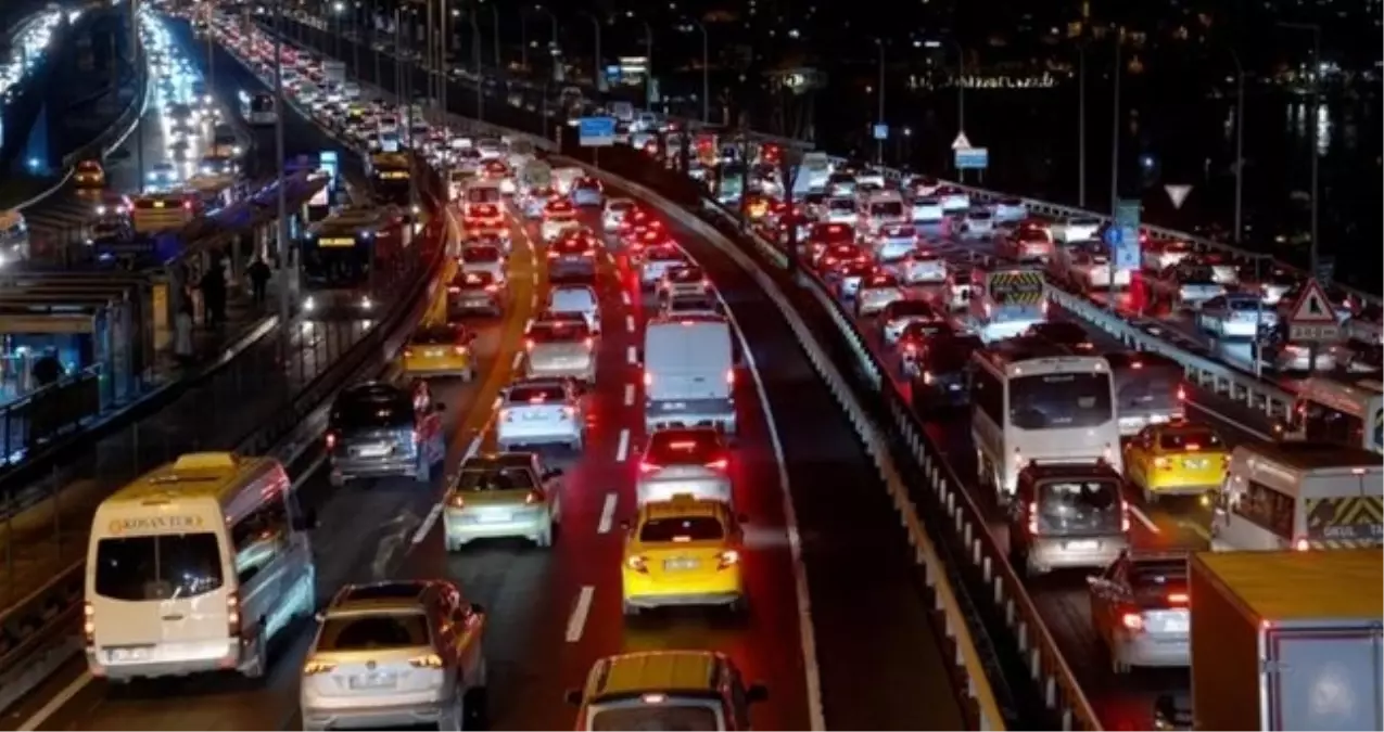 İstanbul'da trafik var mı? SON DAKİKA! 22 Ocak hangi ilçelerde trafik var, hangi yollar kapalı?