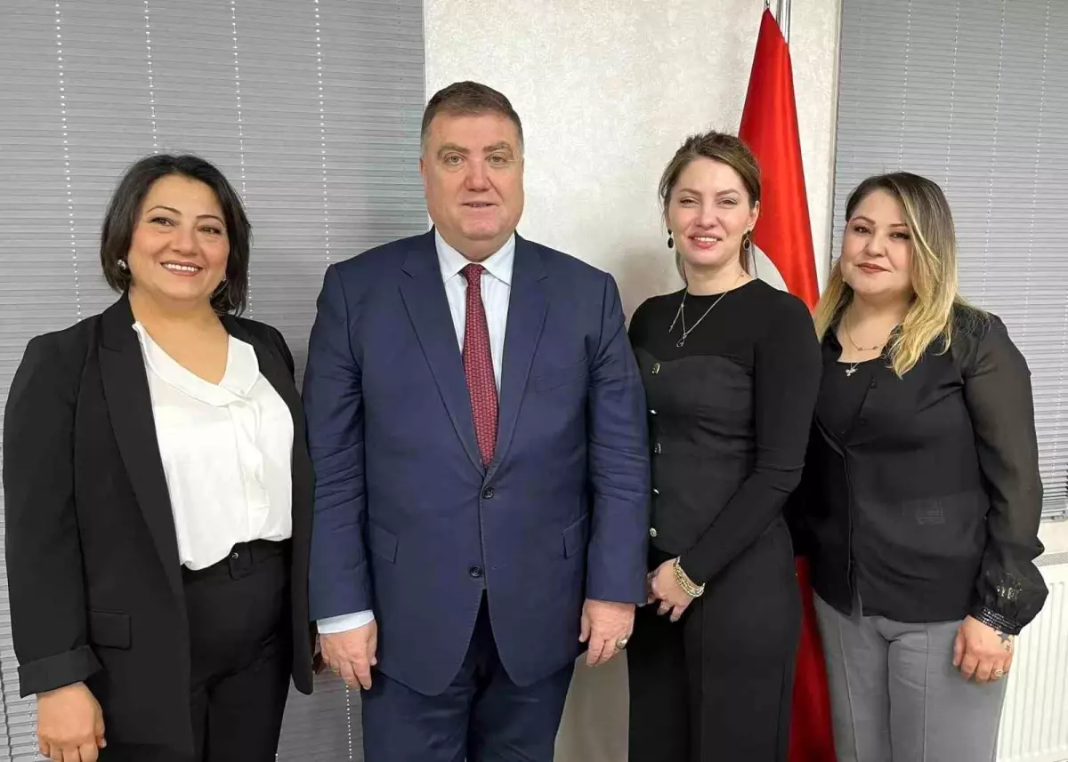 İzmir Şoförler Odası'ndan Türkiye'de bir ilk: 'Kadın Komisyonu' göreve başladı