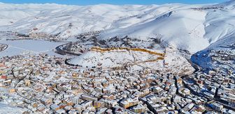 Karla kaplanan Bayburt Kalesi dronla görüntülendi