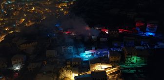 Kastamonu'da tarihi konakta çıkan yangın iki eve sıçradı