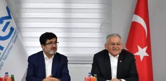 Kayseri'de tarihi Kapalı Çarşı esnafı, AA'nın 'Yılın Kareleri' oylamasına katıldı