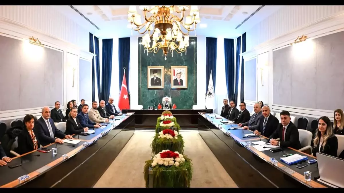 Kırklareli'nde gençlik ve spor yatırımları masaya yatırıldı