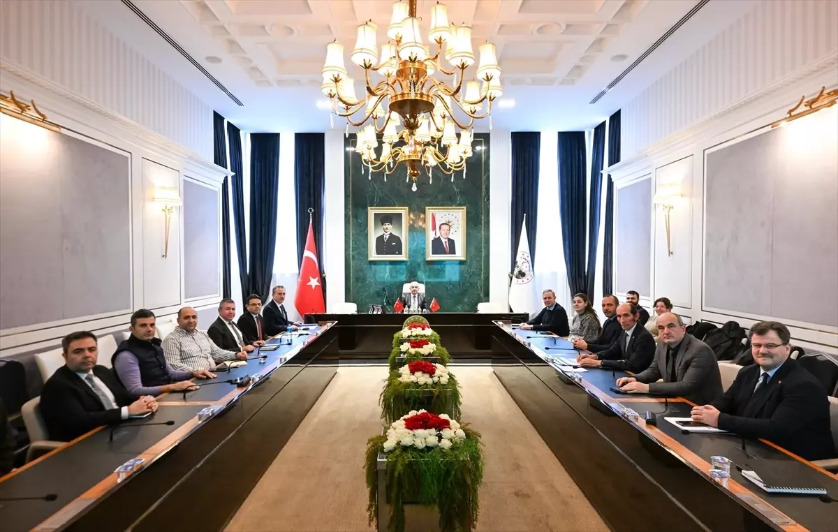 Kırklareli Valisi Turan, kurum müdürleriyle bir araya geldi