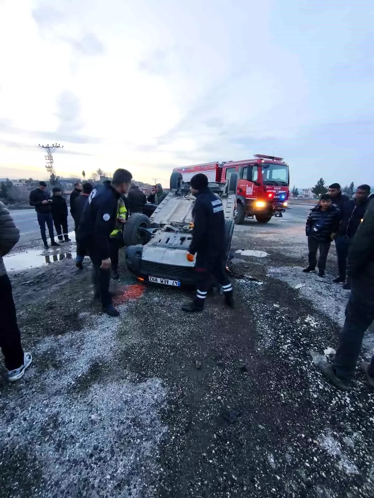 Mardin'de hafif ticari araçla çarpışan cip takla attı: 1 yaralı