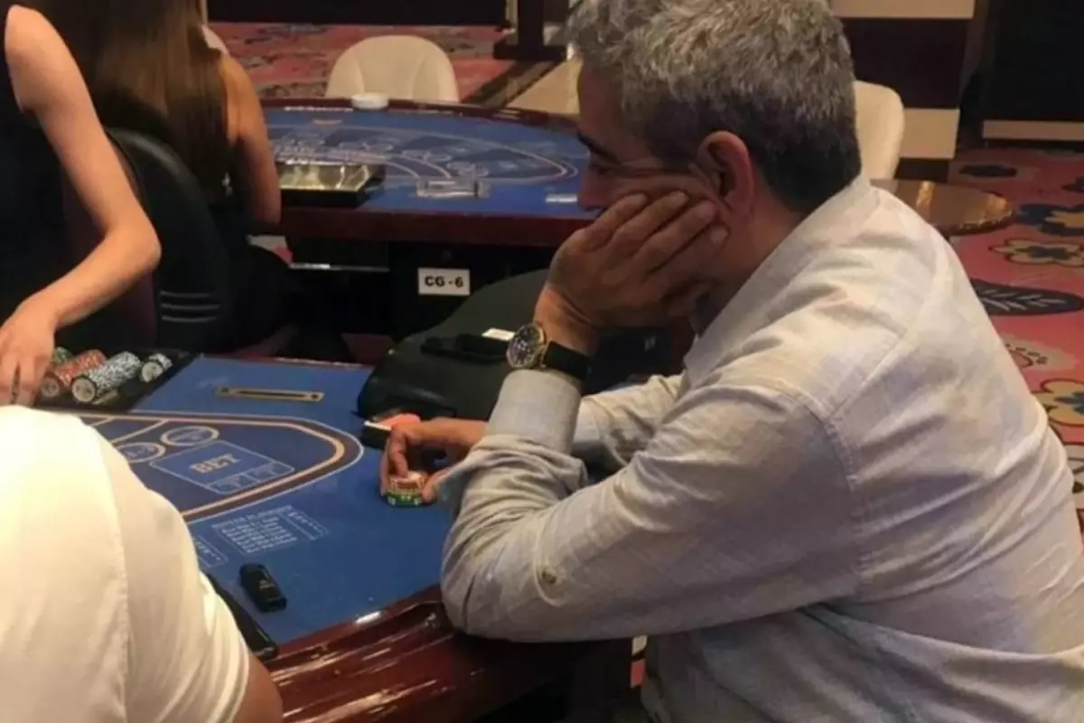 MHP Aydın İl Başkanı Haluk Alıcık kumar masasında