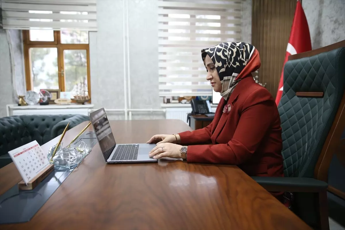 Niğde İl Milli Eğitim Müdürü Özbek, AA'nın "Yılın Kareleri" oylamasına katıldı