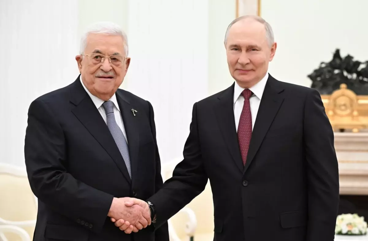 Rusya Devlet Başkanı Putin ile Filistin Devlet Başkanı Abbas bir araya geldi