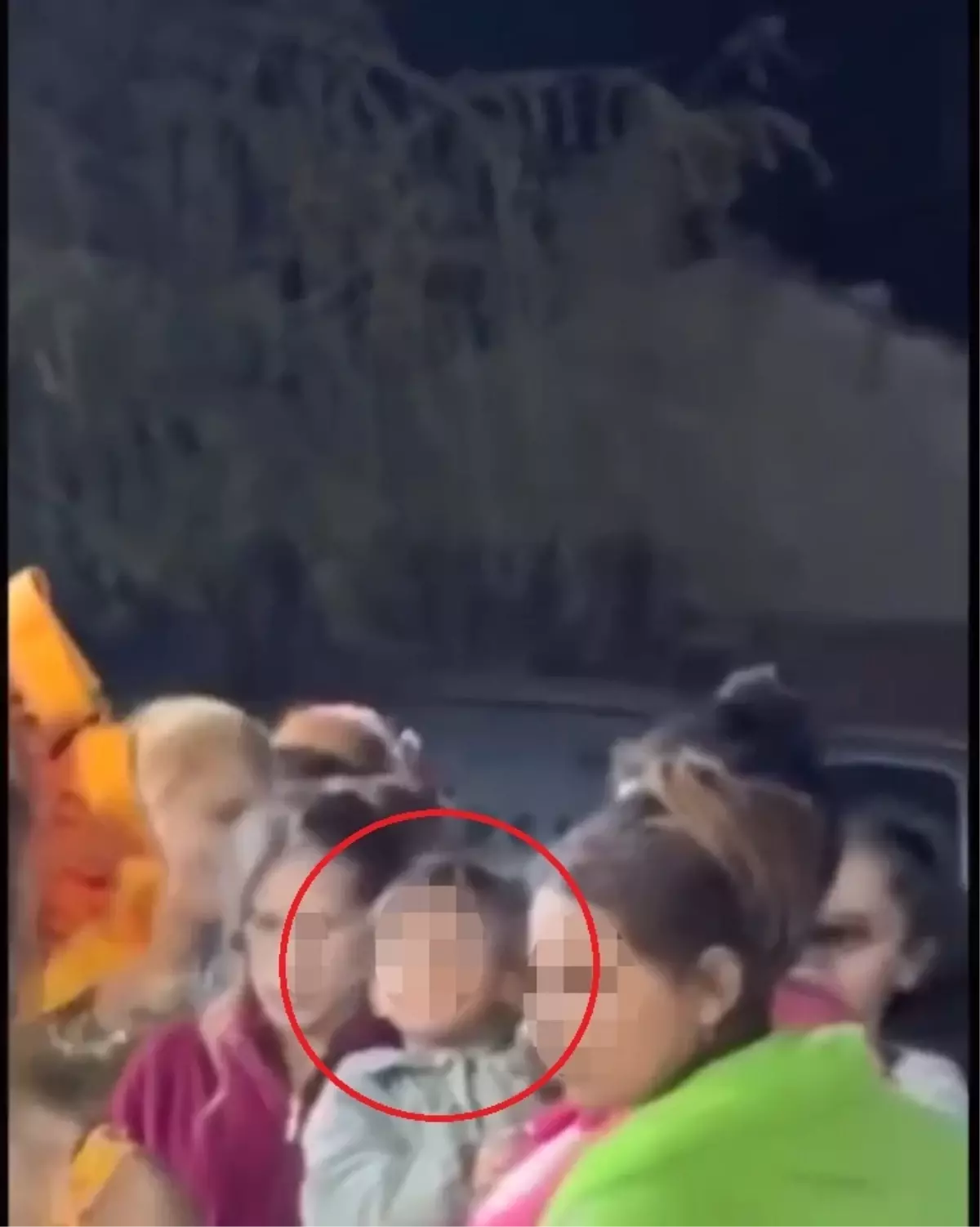 Sigara içerken görüntülenen 3 yaşındaki çocuğun annesine beraat