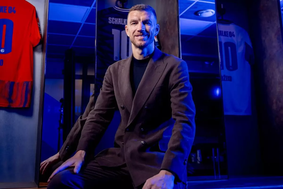 Tam 15 yıl sonra geri döndü! İşte Edin Dzeko'nun yeni takımı