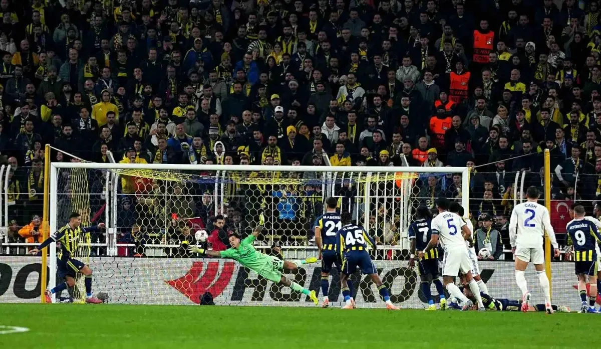 UEFA Avrupa Ligi: Fenerbahçe: 0 Aston Villa: 1 (İlk yarı)