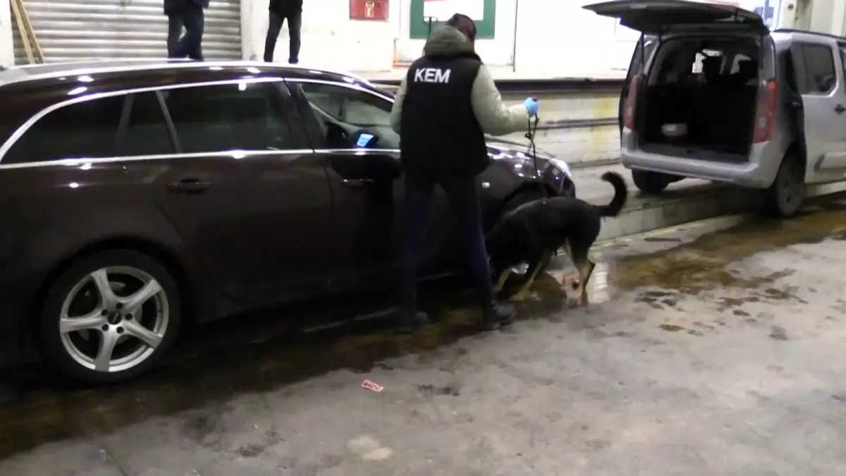 Uyuşturucuyu tampondan egzoza, stepneden tavana gizlemişler