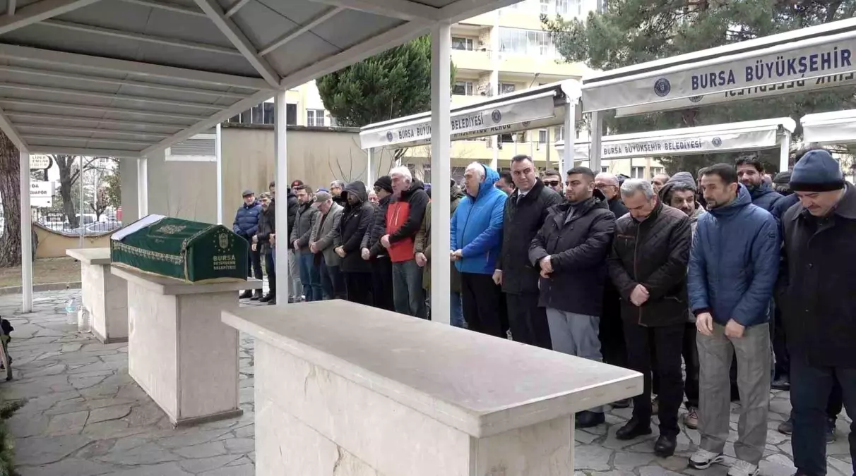 Yazar Ahmet Turan Alkan'ın Cenazesi