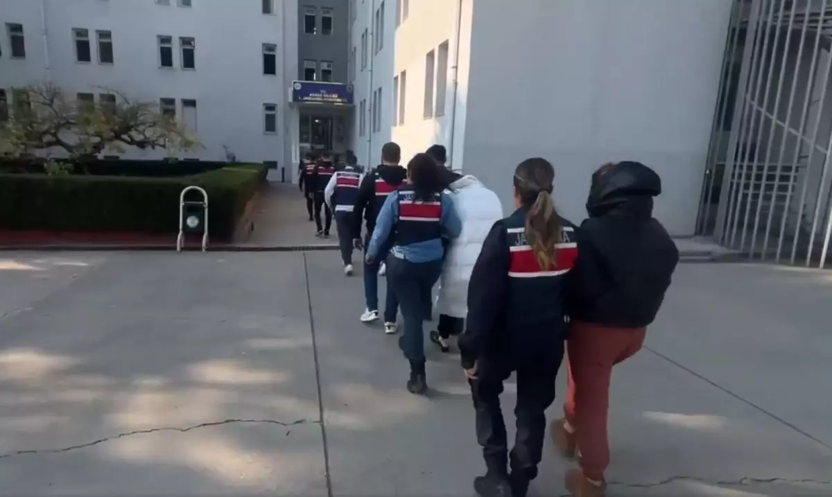 17 il merkezli 'siber dolandırıcılık' operasyonları: 68 tutuklama