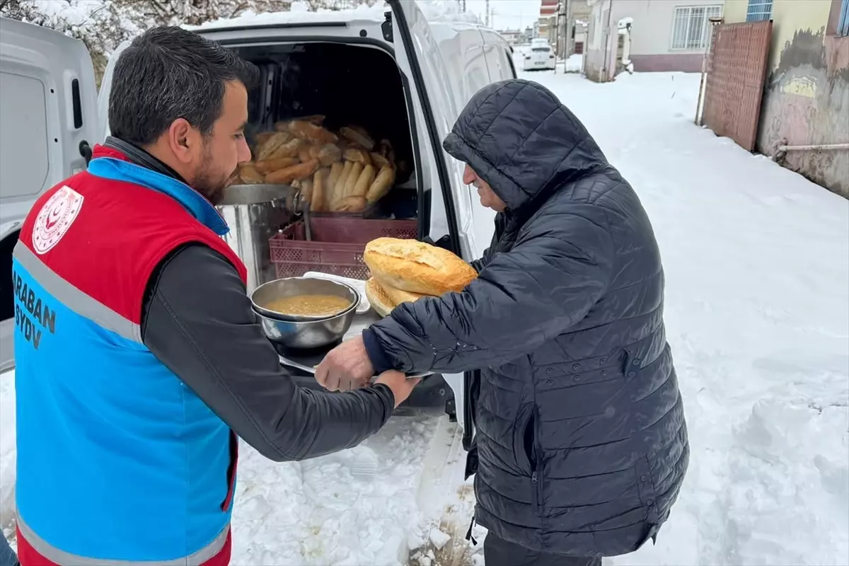 Araban'da 500 ihtiyaç sahibine yemek ulaştırıldı