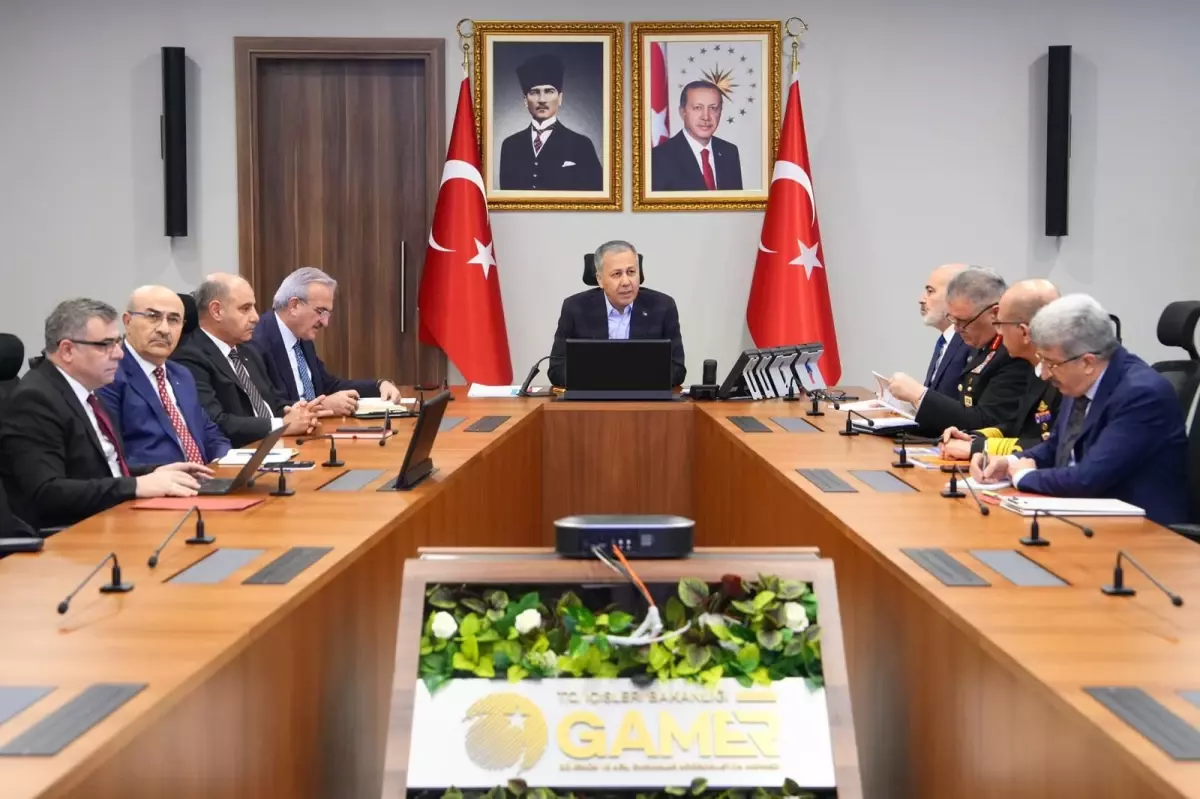 İçişleri Bakanı Yerlikaya başkanlığında valilerle koordinasyon toplantısı yapıldı