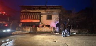 Bolu'da hurdalığa çevrilen metruk binada çıkan yangın söndürüldü