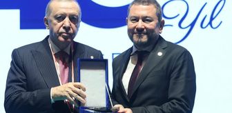 Erdoğan'dan İzmirli İş İnsanı Nazım Torbaoğlu'na Anlamlı Plaket