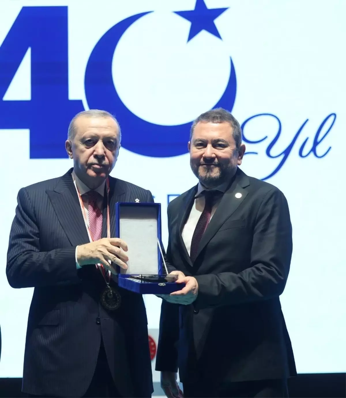 Erdoğan'dan İzmirli İş İnsanı Nazım Torbaoğlu'na Anlamlı Plaket
