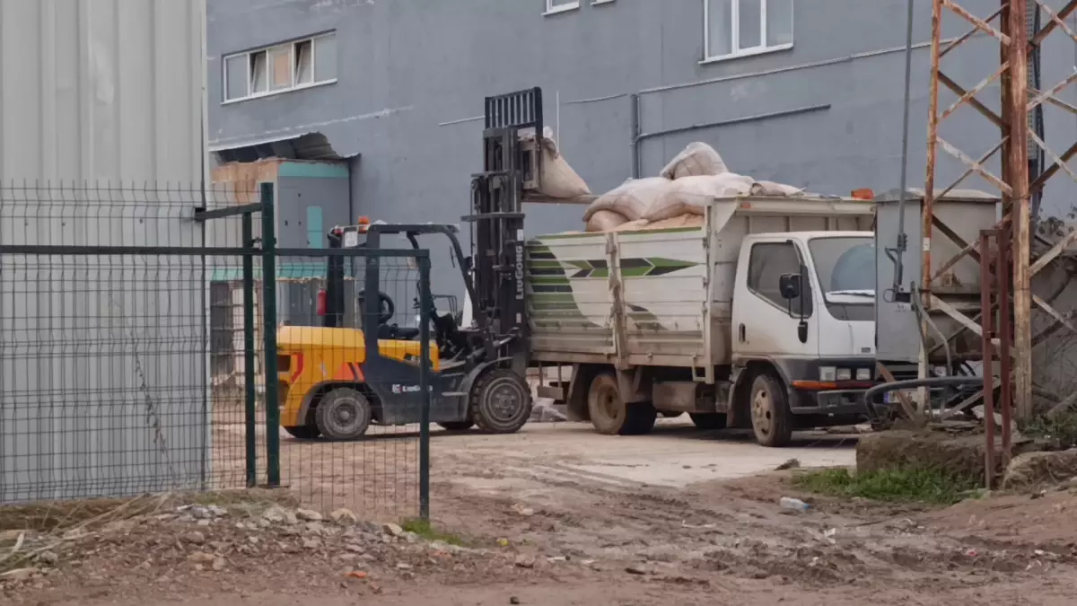 İnegöl'de Mobilya Fabrikasında Kaza: Bir İşçi Hayatını Kaybetti