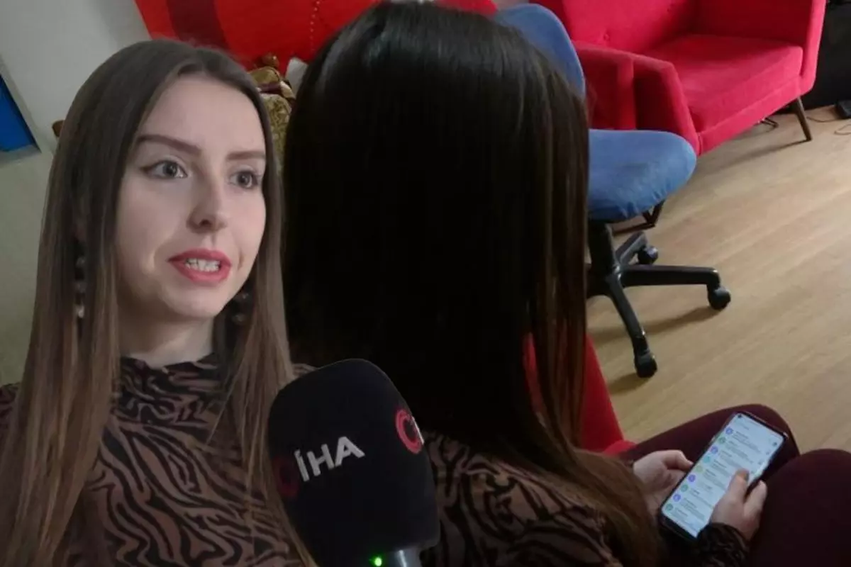 Foyası ortaya çıkınca genç kıza iş teklifinde bulundu