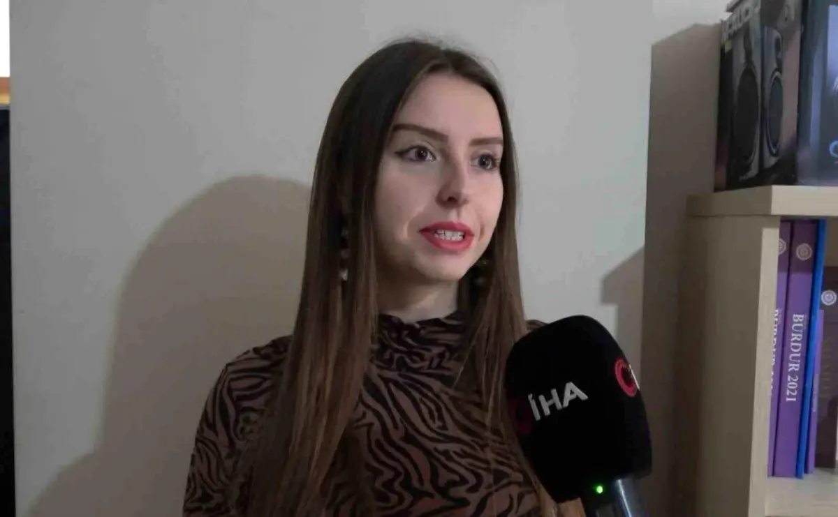 Genç kızı avukat gibi arayıp dolandırmaya çalıştı, sert kaya çarptığını anlayınca iş teklifinde bulundu