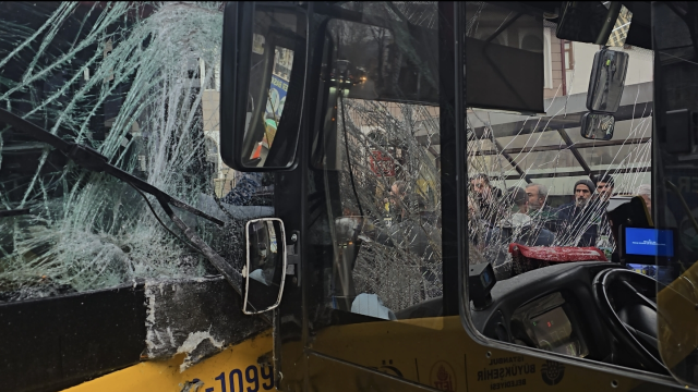 iett otobusleri kafa kafaya carpisti yaralilar 19494324 8174 m