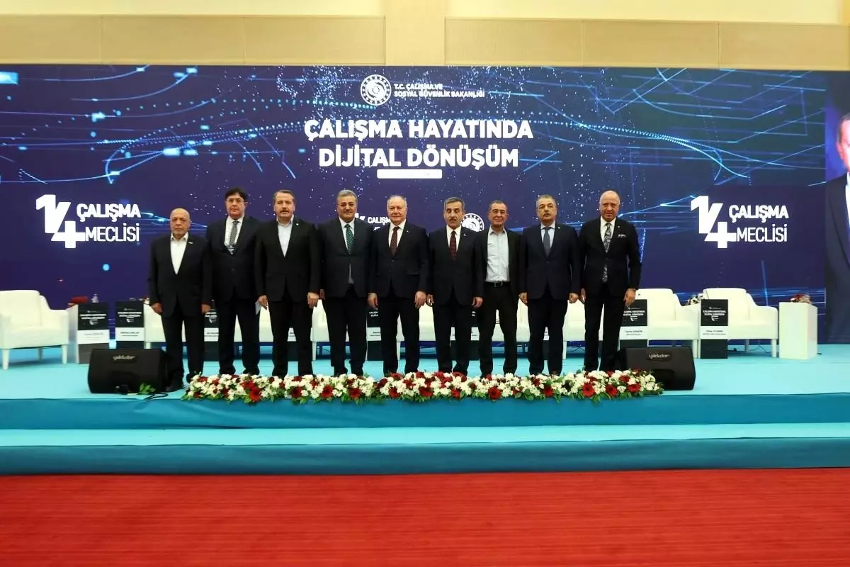 İşçi ve memur konfederasyonlarından dijital dönüşüm uyarısı: "Doğru yönetilmezse sosyal adaletsizlikleri d...