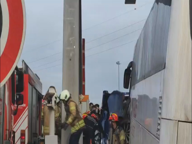 istanbul da korkunc kaza giseye girmek isteyen 19496756 6359 m