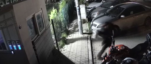 izmir de takintili erkek dehseti kamerada pusu 19496696 2753 m