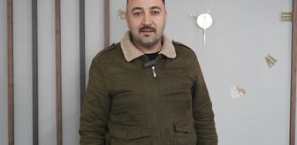 Kahramanmaraş'ta bir aile, kar nedeniyle yollar kapanınca misafirliğe iş makinesiyle gitti