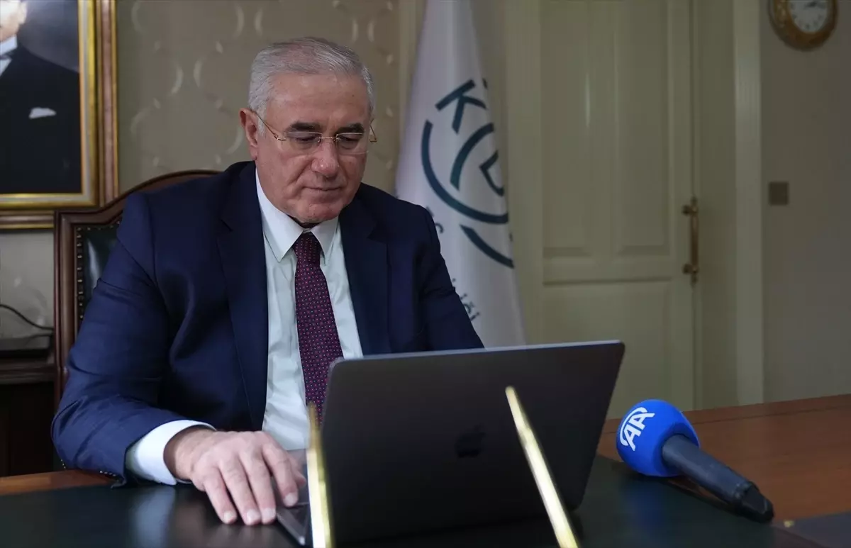 Kamu Başdenetçisi Akarca, AA'nın "Yılın Kareleri" oylamasına katıldı