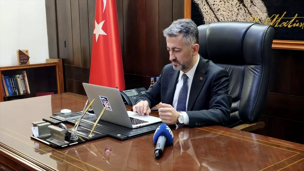 KARDEMİR Yönetim Kurulu Başkanı Oflaz, AA'nın "Yılın Kareleri" oylamasına katıldı