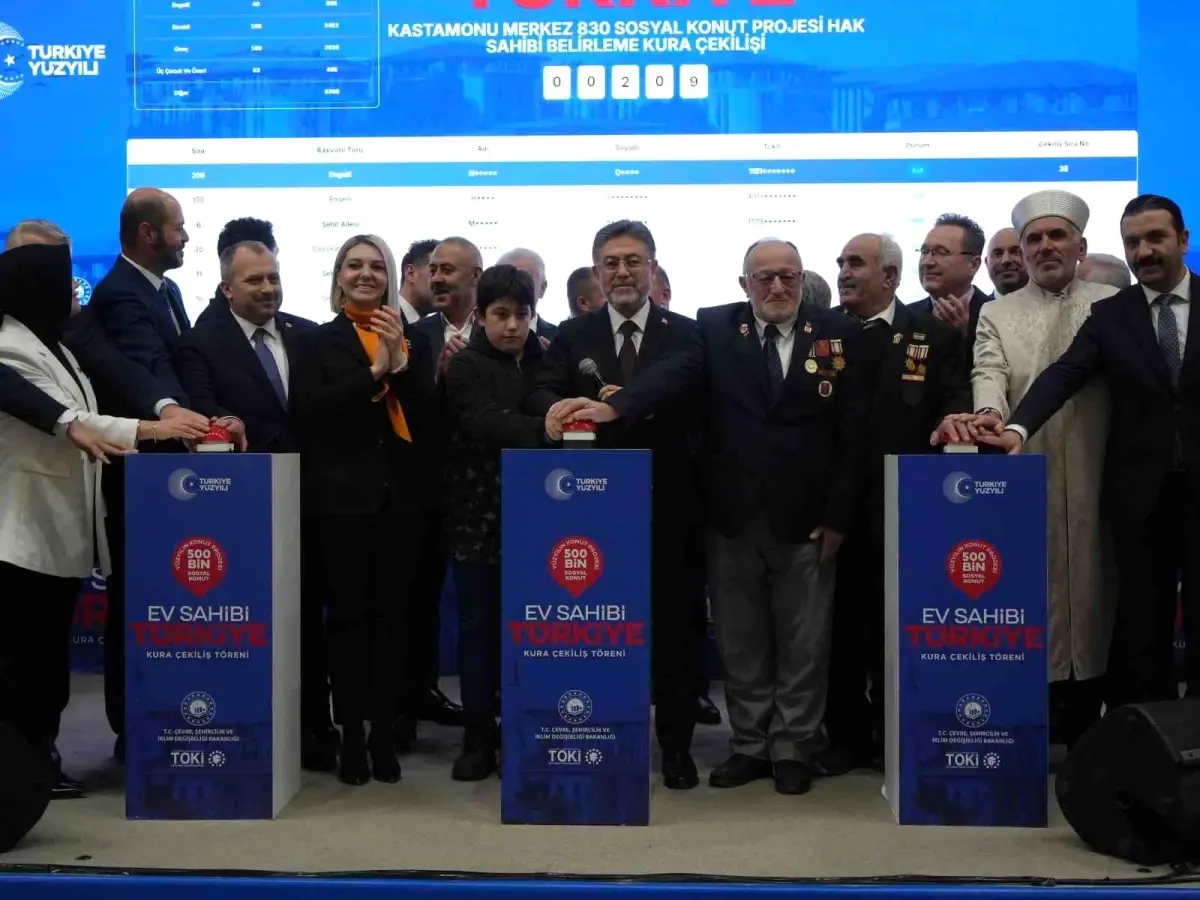 Kastamonu'da inşa edilecek 2 bin 380 konutun kuraları çekildi