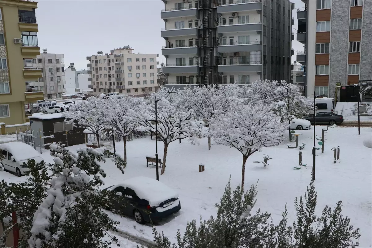 Kilis'te kar yağışı etkisini sürdürüyor