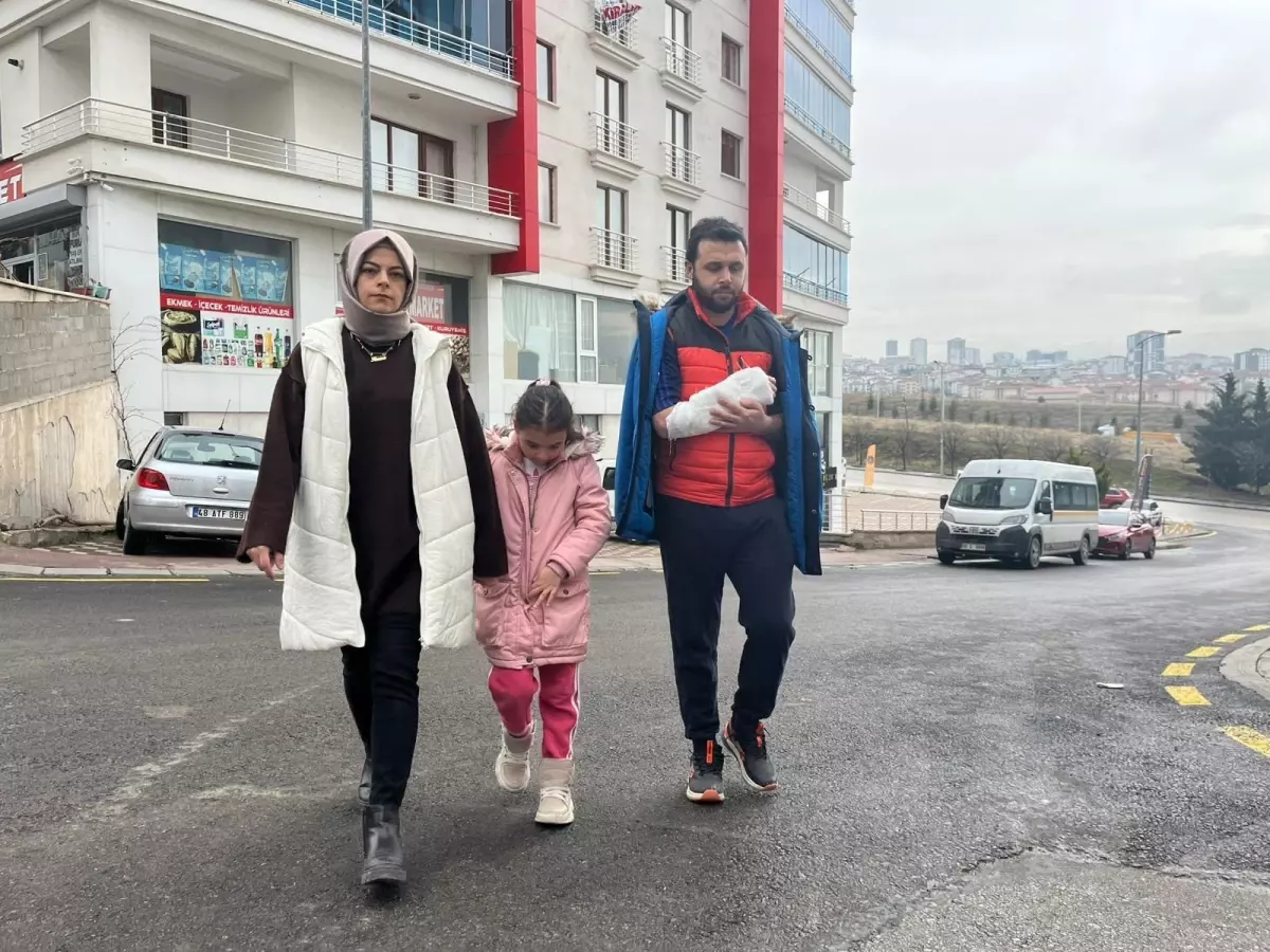 Köpeklerin saldırısından kaçarken düştü, kolu kırıldı