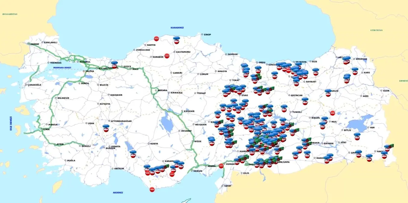 Kuvvetli kar yağışı ülkenin doğusunu felç etti