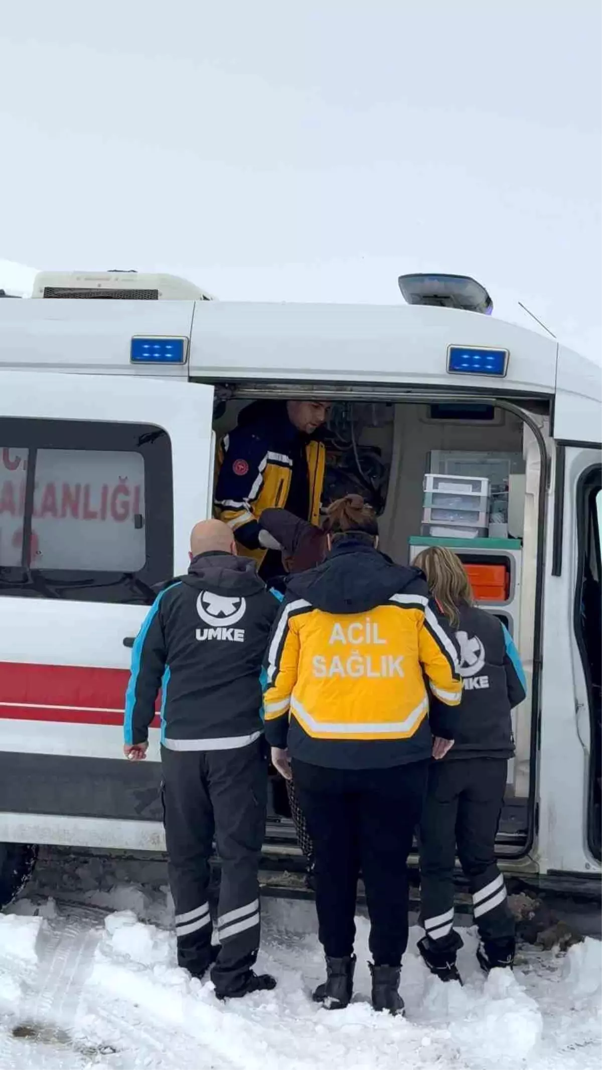 Mahsur kalan hastanın yardımına UMKE yetişti