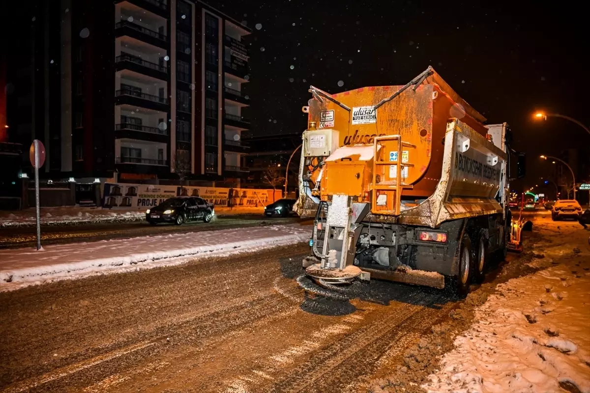 Malatya'da kar nedeniyle yaylada mahsur kalan 7 işçi kurtarıldı