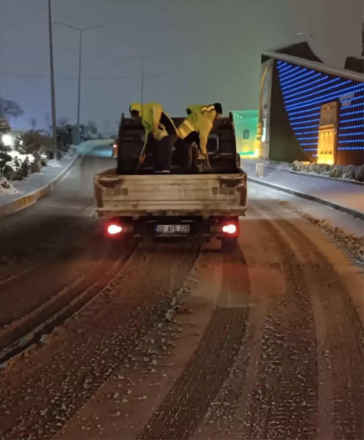 Mardin Büyükşehir Belediyesinden karla mücadele çalışması
